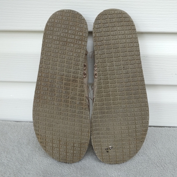 Sanuk Ladies Size 10 Slip On Beige Canvas Loafers Casual Surfer Style Shoes - Picture 5 of 10